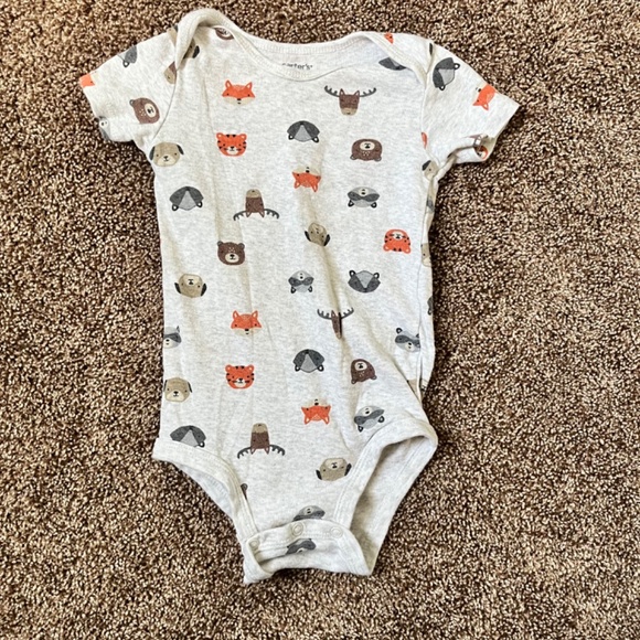 8-Piece Bundle: 7 Short-Sleeved Onesies, 1 T-shirt, Size 18 Months, Carter’s etc - Picture 4 of 10